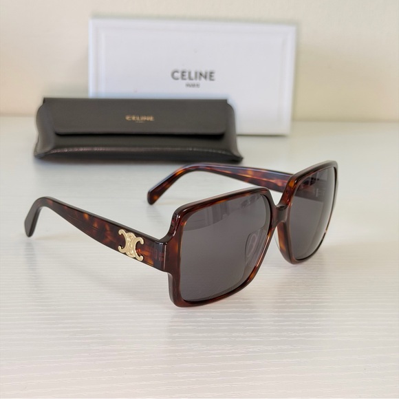 New! Celine Brown Triomphe Sunglasses with Gold Detail, CL40316U 52A, Authentic - Picture 3 of 11